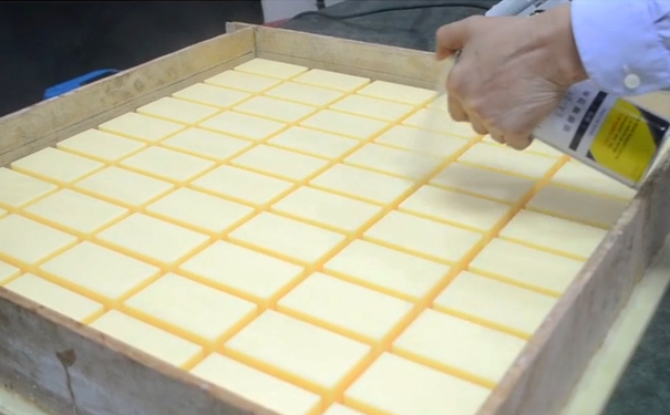 模具硅橡膠操作為什么要用脫模劑？