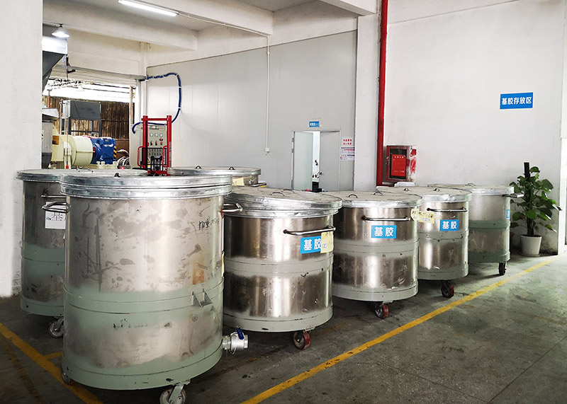 如何選擇靠譜的液體硅膠廠家？這些要點需牢記